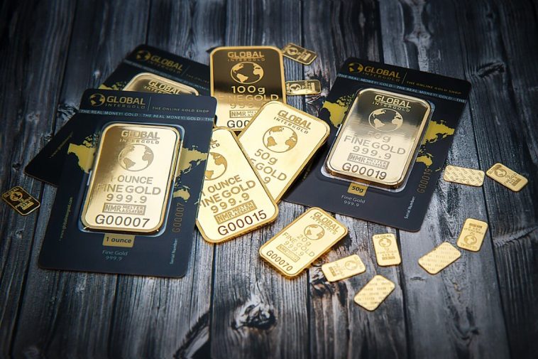Gold rises