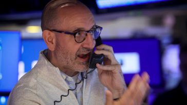 Dow futures rally more than 300 points, Home Depot jumps on earnings